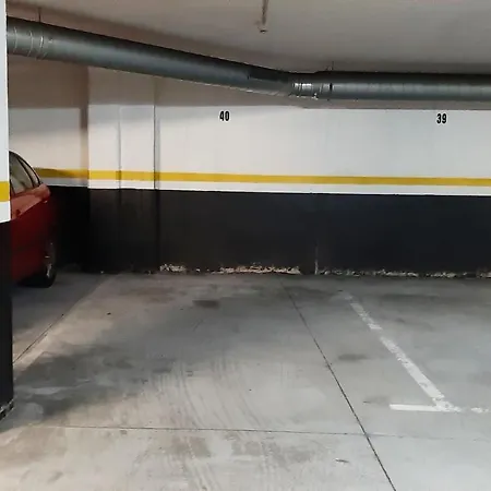 Apartman Con Vistas, Ascensor Y Parking En *